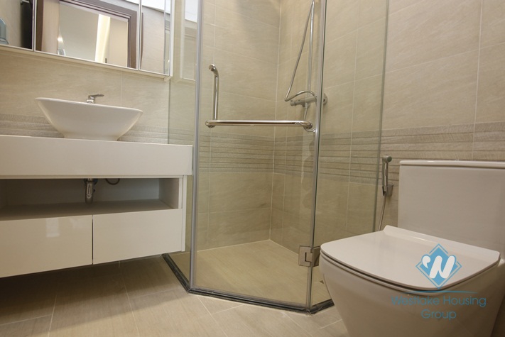 Unfurnished two bedrooms apartment for rent in Vinhome Metropolis, Ba Dinh district, Ha Noi